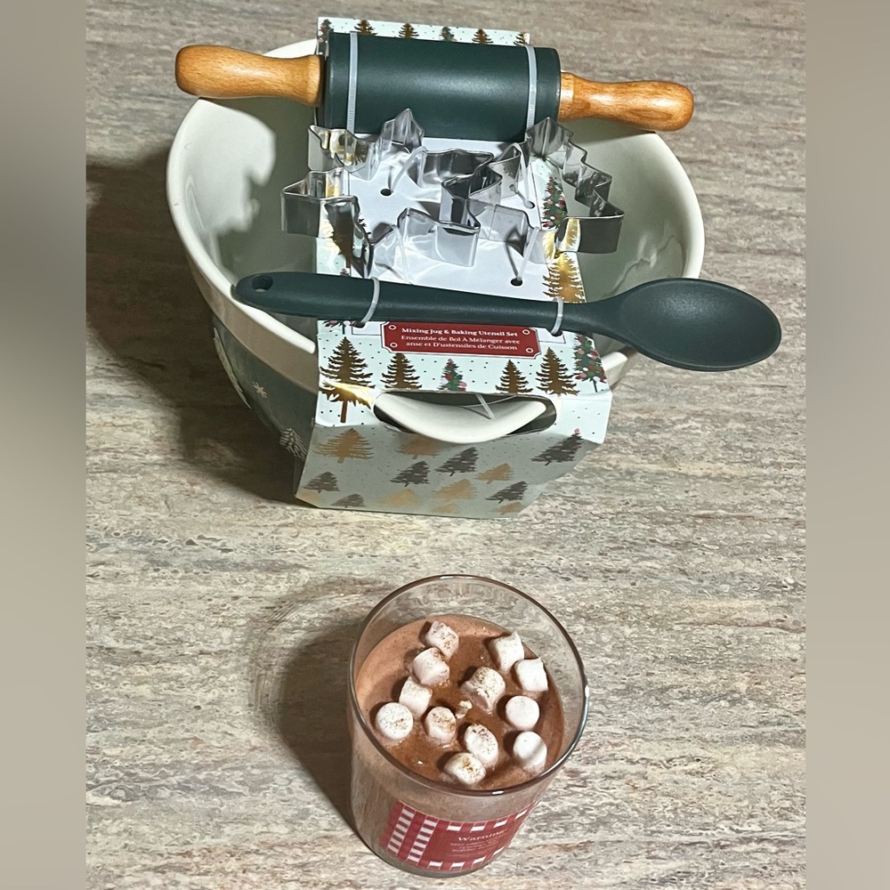 NWT The Bakeshop Holiday Baking Set with Cookie Cutters & Mixing Bowl & Candle